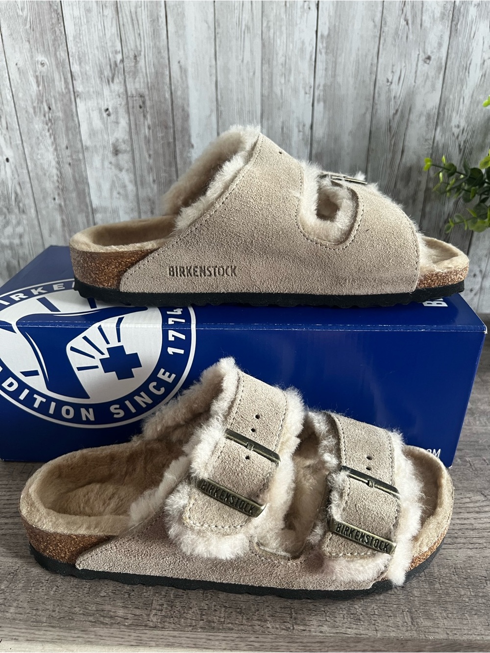Birkenstock Arizona Shearling Taupe Suede Double Strap Slide Sandals NEW Size 37
